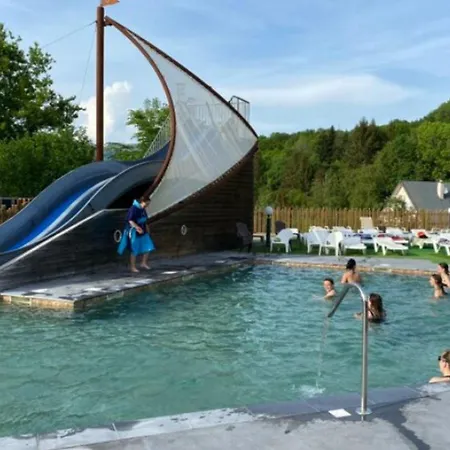 Confortable 5 Pers Avec Terrasse à - Api-1-52-1248 Parque de Campismo