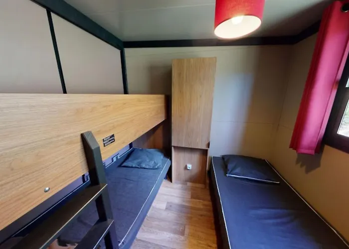 Confortable 5 Pers Avec Terrasse à - Api-1-52-1248 Parque de Campismo