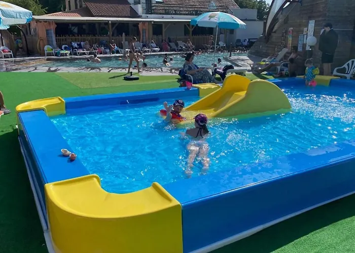 Confortable 5 Pers Avec Terrasse à - Api-1-52-1248 Camping *