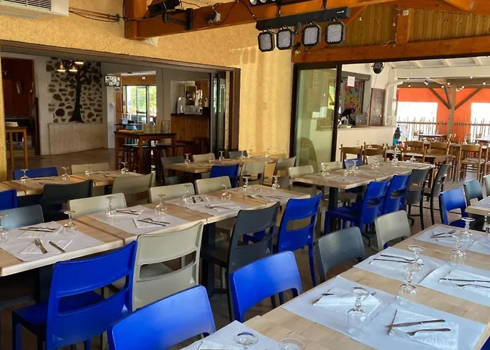 Confortable 5 Pers Avec Terrasse à - Api-1-52-1248 Camping Vic-sur-Cère